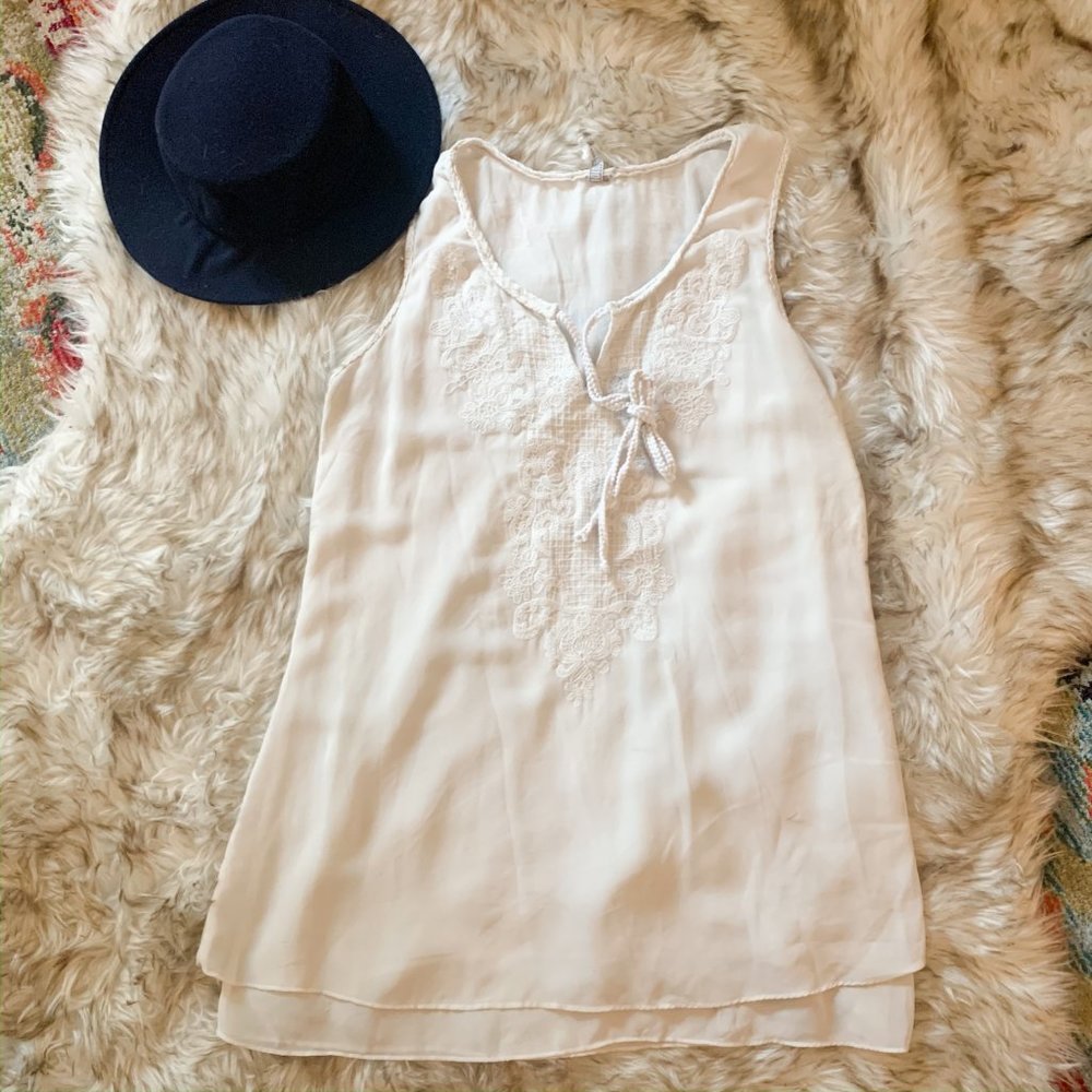 Off-white Sleeveless Tunic Top